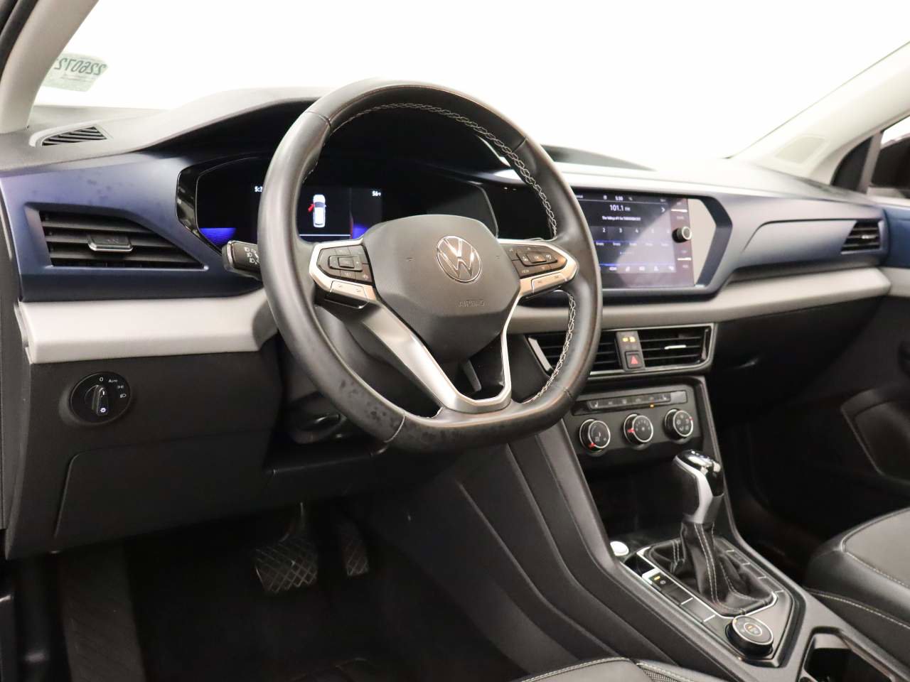 Used 2022 Volkswagen Taos SE image 14