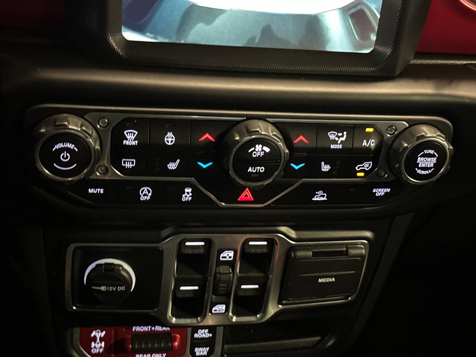 Certified 2023 Jeep Gladiator Rubicon w/ LED Lighting Group AWD/4WD image 19
