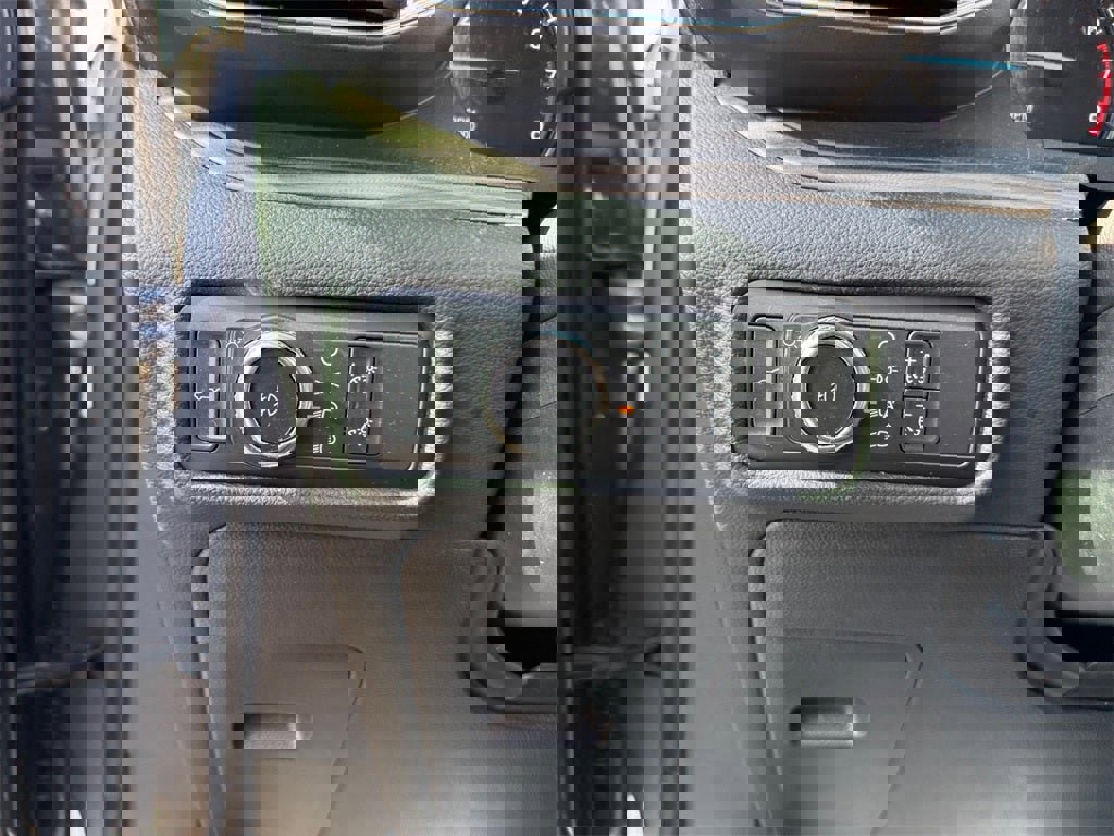 Used 2021 Ford Explorer Limited w/ Equipment Group 301A image 17