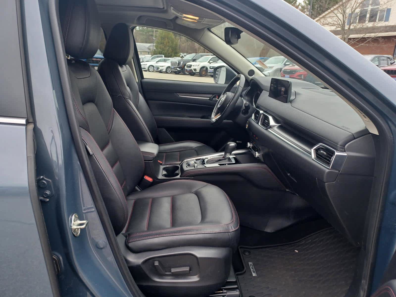 Used 2021 MAZDA CX-5 Carbon Edition image 16