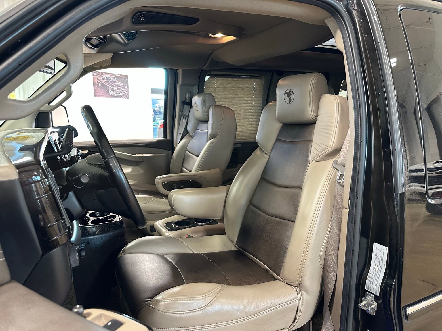 Used 2021 Chevrolet Express 2500 LS w/ Enhanced Convenience Package image 15