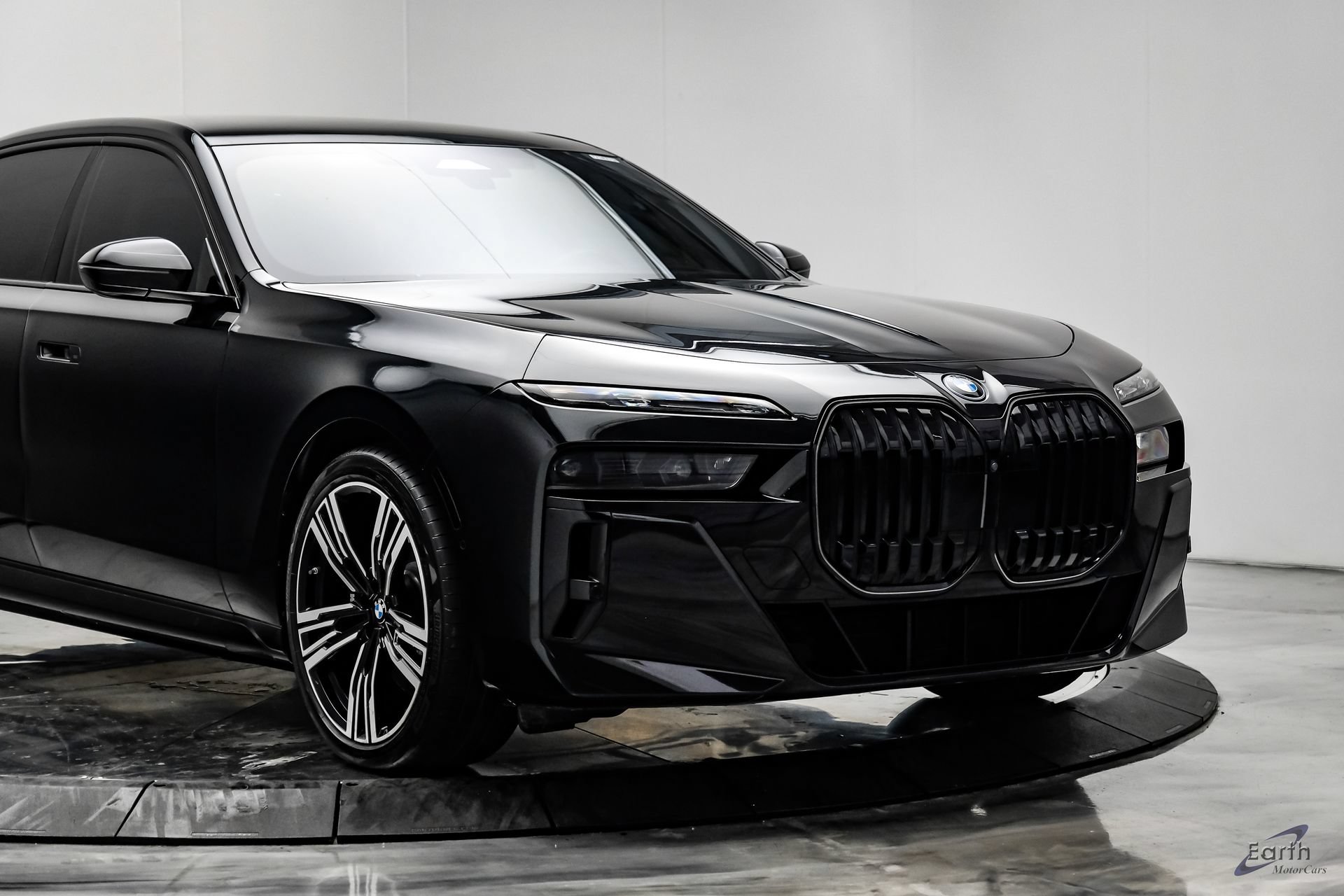 Used 2025 BMW i7 xDrive60 w/ Executive Package AWD/4WD image 28