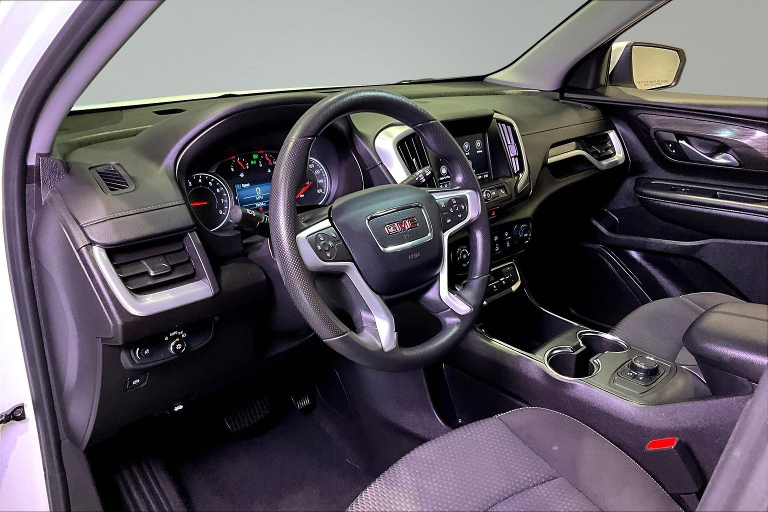 Used 2024 GMC Terrain SLE FWD image 17