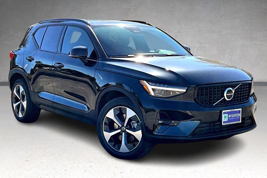 New 2026 Volvo XC40 B5 Plus w/ Protection Package Premier AWD/4WD image 2