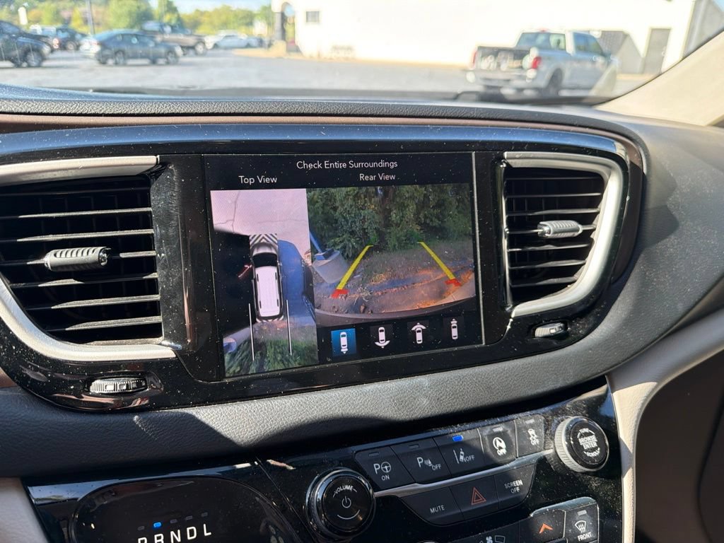 Used 2019 Chrysler Pacifica Touring-L w/ Advanced Safetytec Group FWD image 21