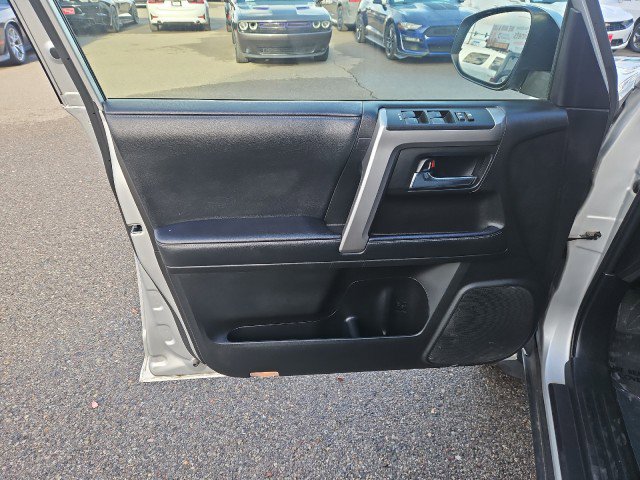 Used 2021 Toyota 4Runner SR5 AWD/4WD image 9