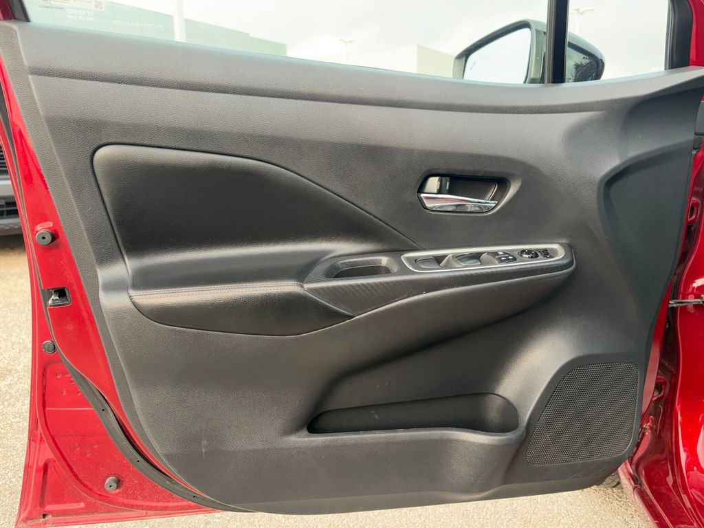 Used 2021 Nissan Versa SR FWD image 20