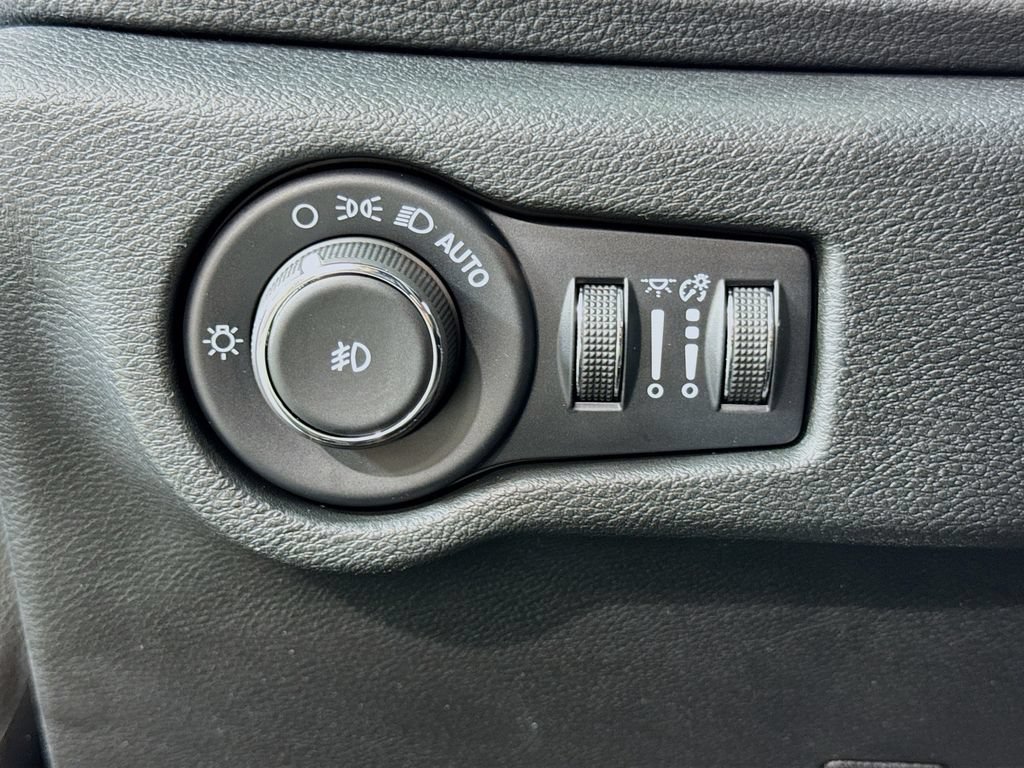 Used 2022 Chrysler Pacifica Limited w/ S Appearance Package FWD image 19