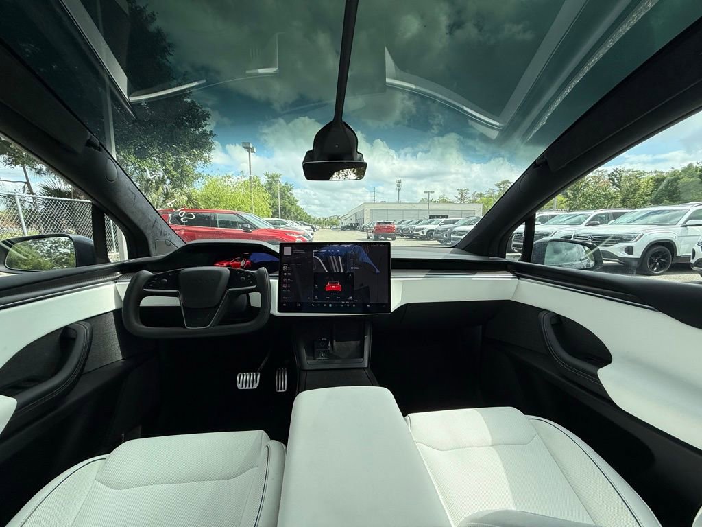 Used 2024 Tesla Model X Plaid image 13