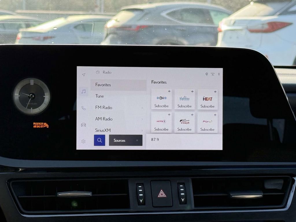 Used 2025 Lexus ES 350 Premium image 10