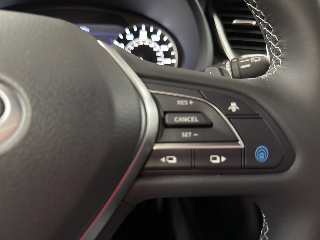 Certified 2025 INFINITI QX55 Luxe w/ Cargo Package image 9