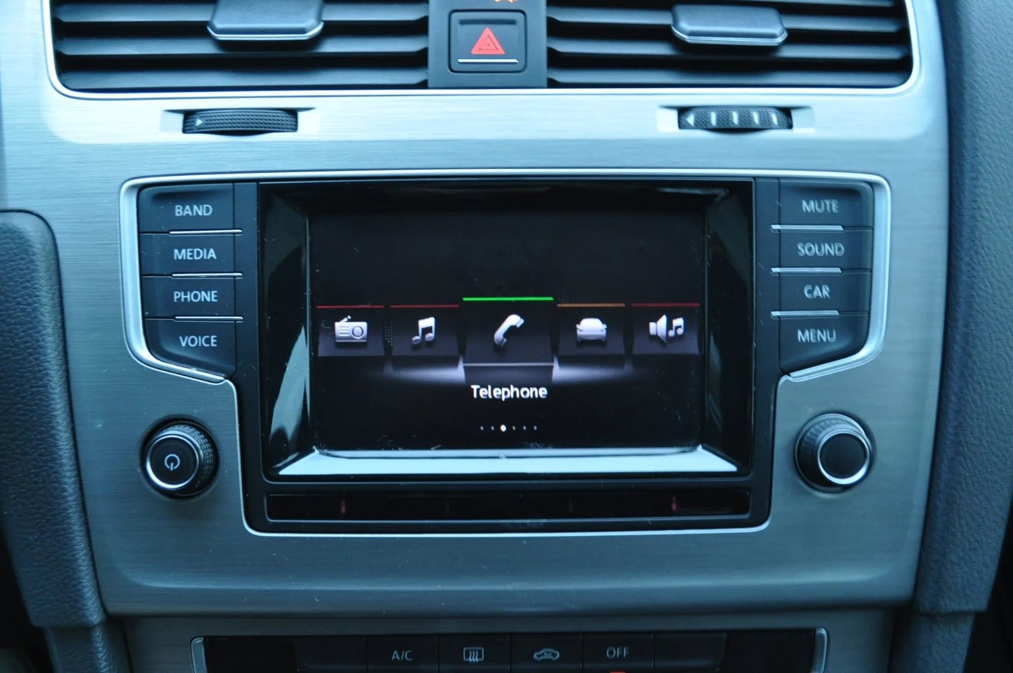 Used 2015 Volkswagen Golf S image 16