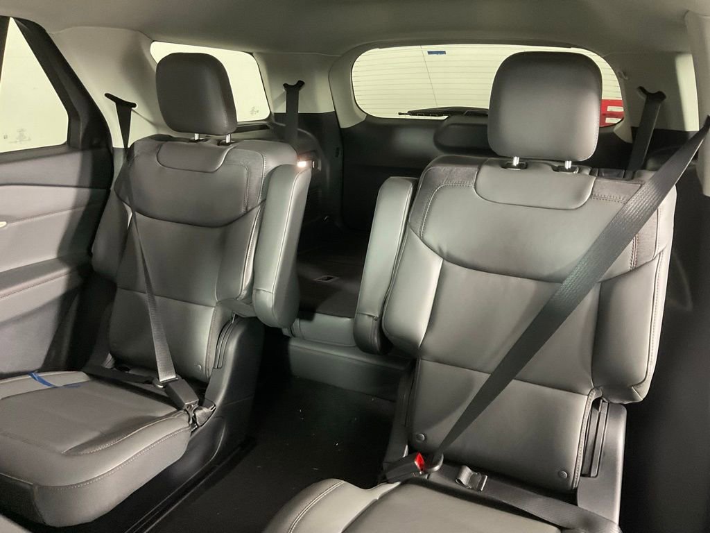 New 2026 Ford Explorer Active image 16