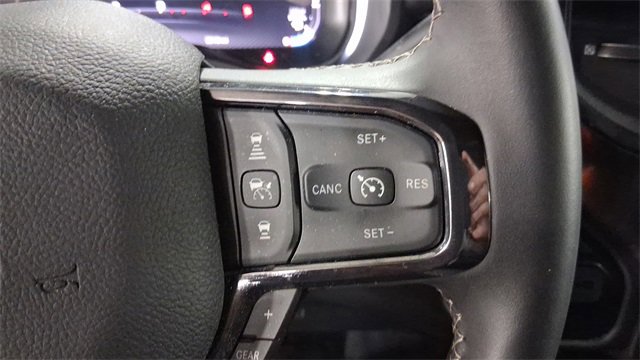 Used 2024 RAM 3500 Limited image 32