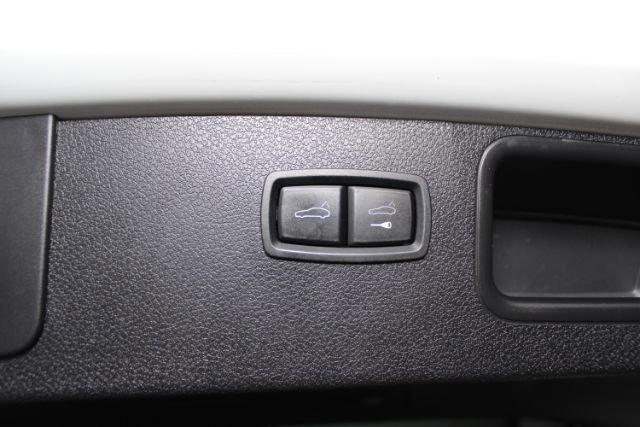 Used 2015 Porsche Macan S w/ Premium Package Plus image 23
