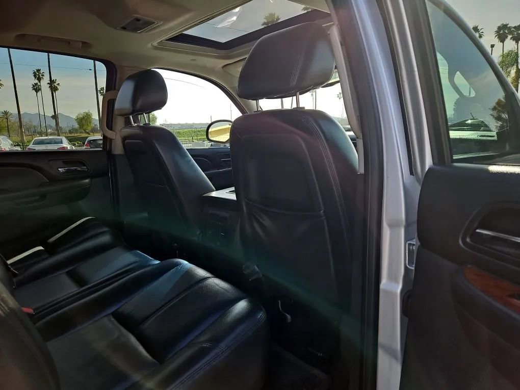 Used 2013 Chevrolet Avalanche LT w/ All-Star Edition image 17