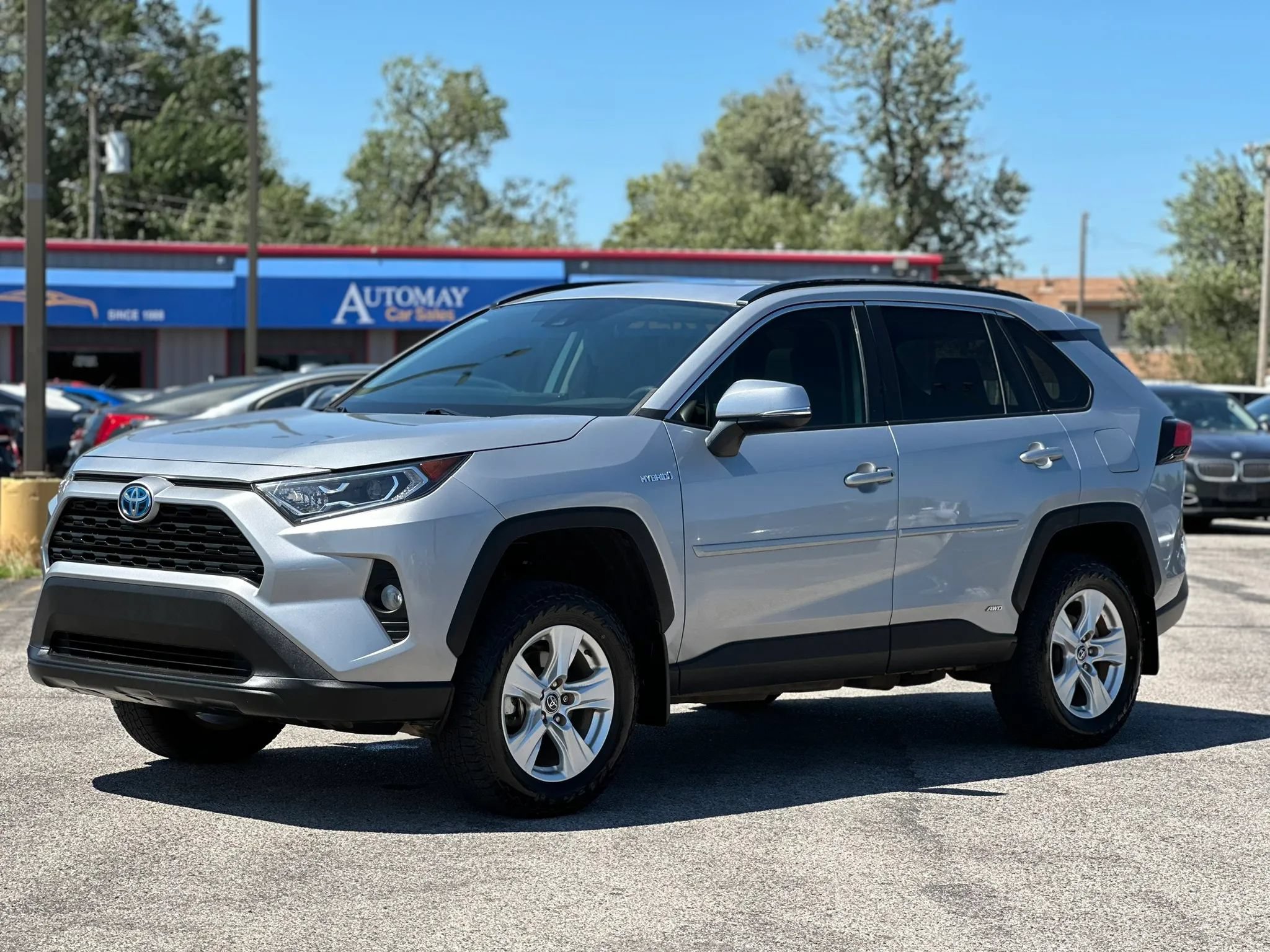 Used 2021 Toyota RAV4 XLE w/ Convenience Package AWD/4WD image 1