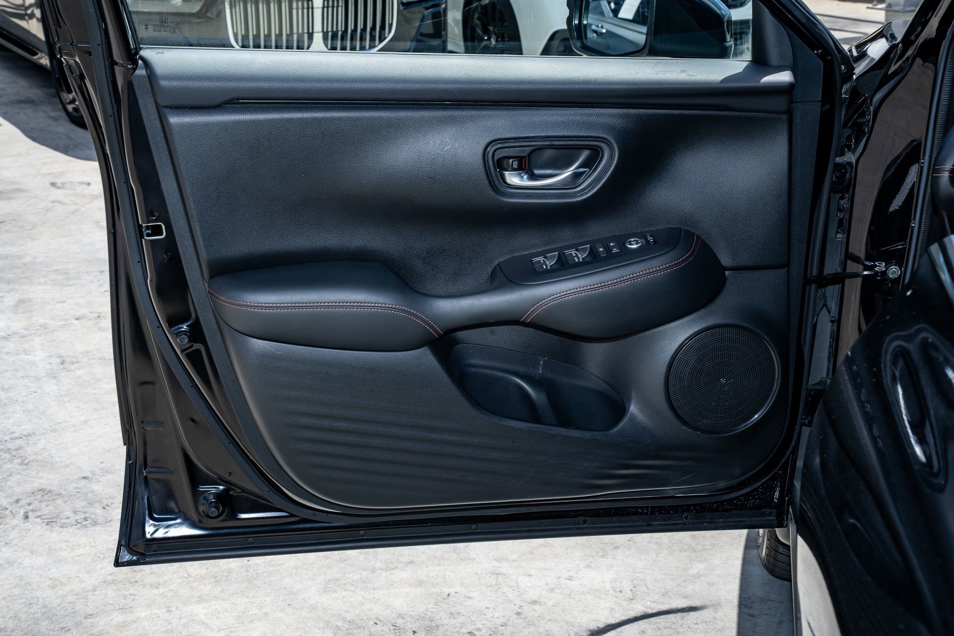 Used 2024 Honda HR-V Sport image 11