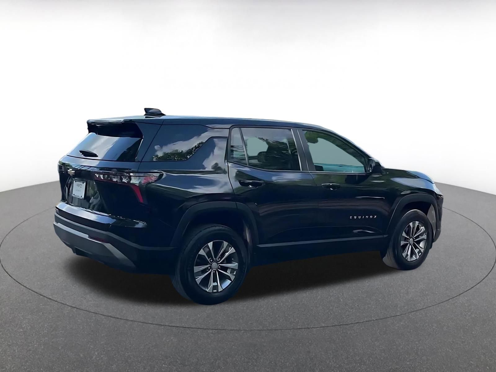 Used 2025 Chevrolet Equinox LT FWD image 15