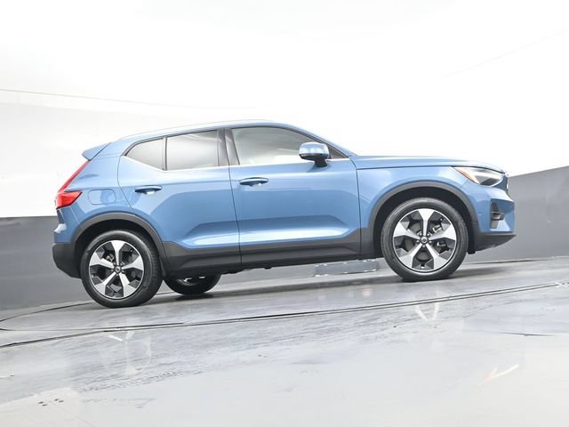 Used 2024 Volvo XC40 B5 Plus AWD/4WD image 30