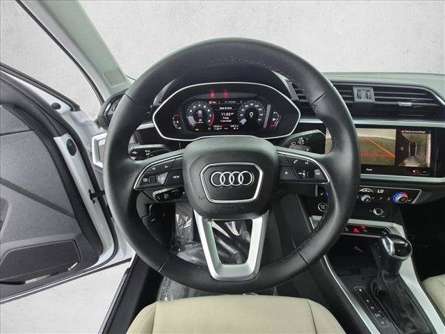 Used 2025 Audi Q3 2.0T Premium Plus w/ Premium Plus Package AWD/4WD image 30