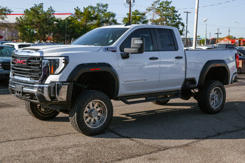 Used 2024 GMC Sierra 2500 Pro w/ 1SA Pro Safety Plus Package AWD/4WD image 8