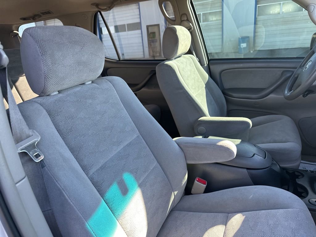 Used 2005 Toyota Sequoia SR5 image 11