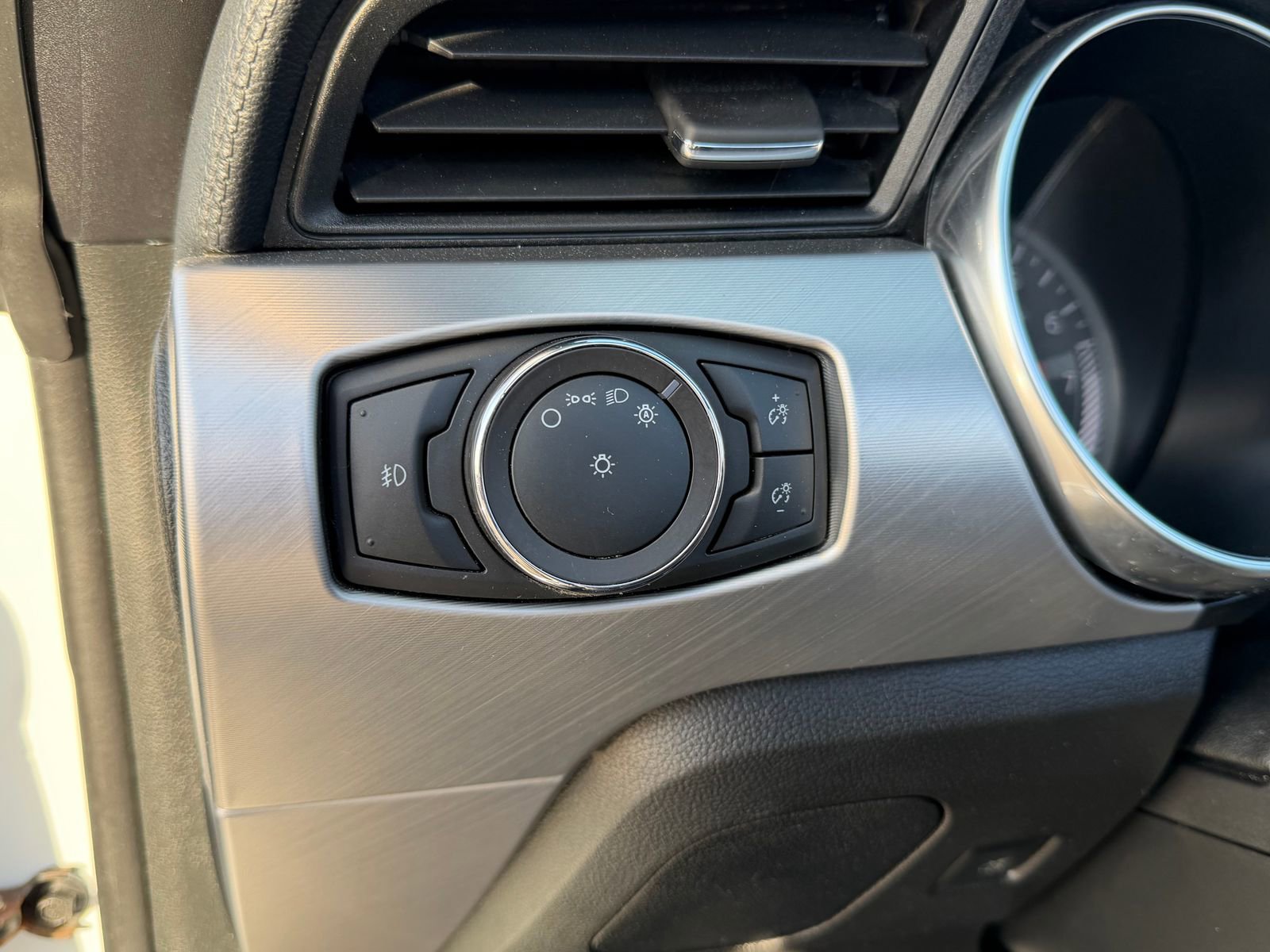 Used 2020 Ford Mustang Premium image 17