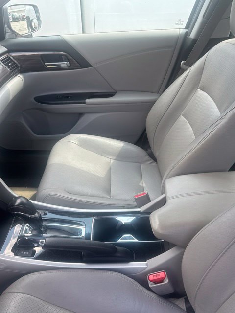 Used 2017 Honda Accord EX-L image 23