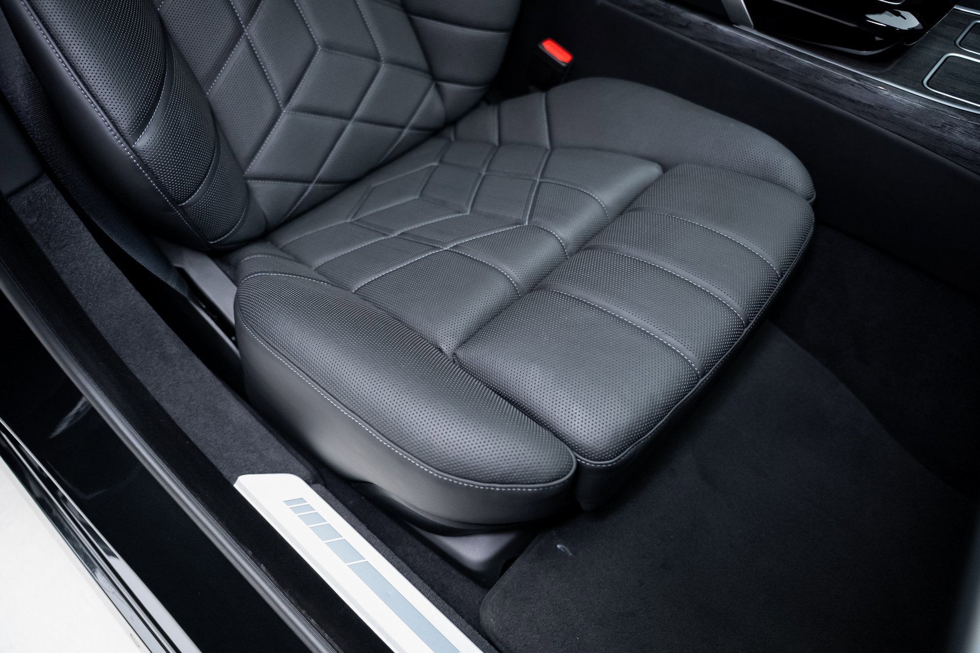 Used 2023 BMW i7 xDrive60 w/ Executive Package 2 image 62