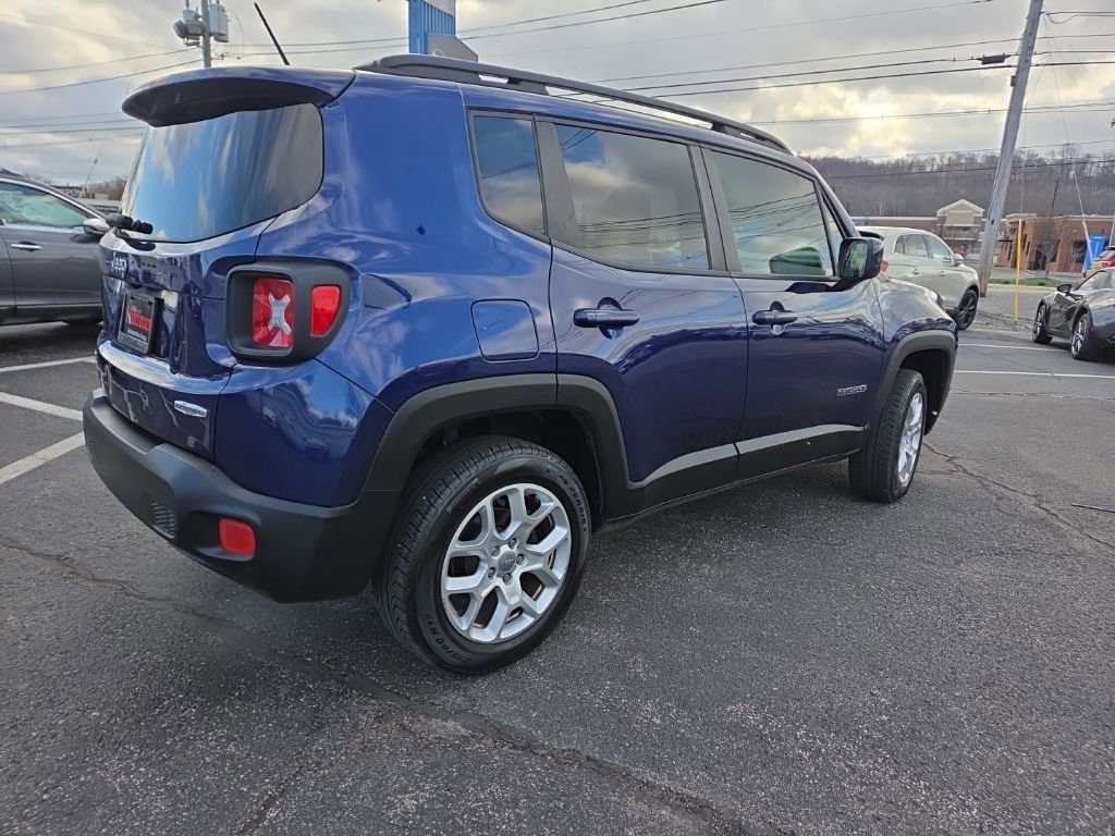 Used 2017 Jeep Renegade Latitude w/ Popular Equipment Group image 6