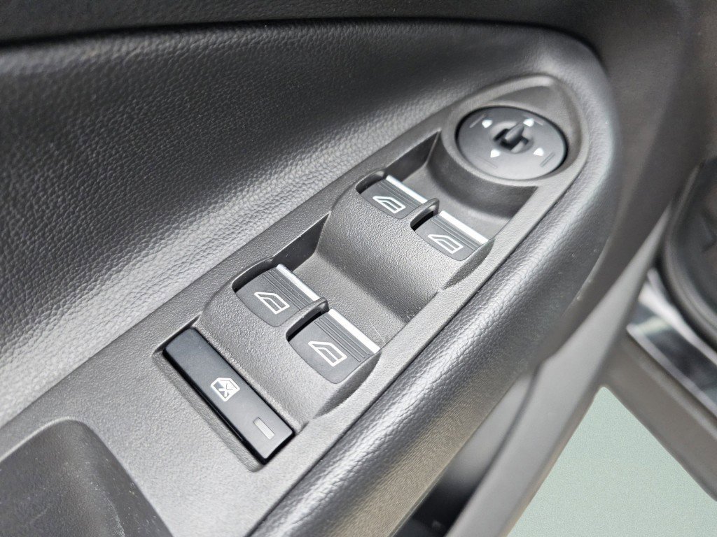 Used 2019 Ford Escape SE image 26