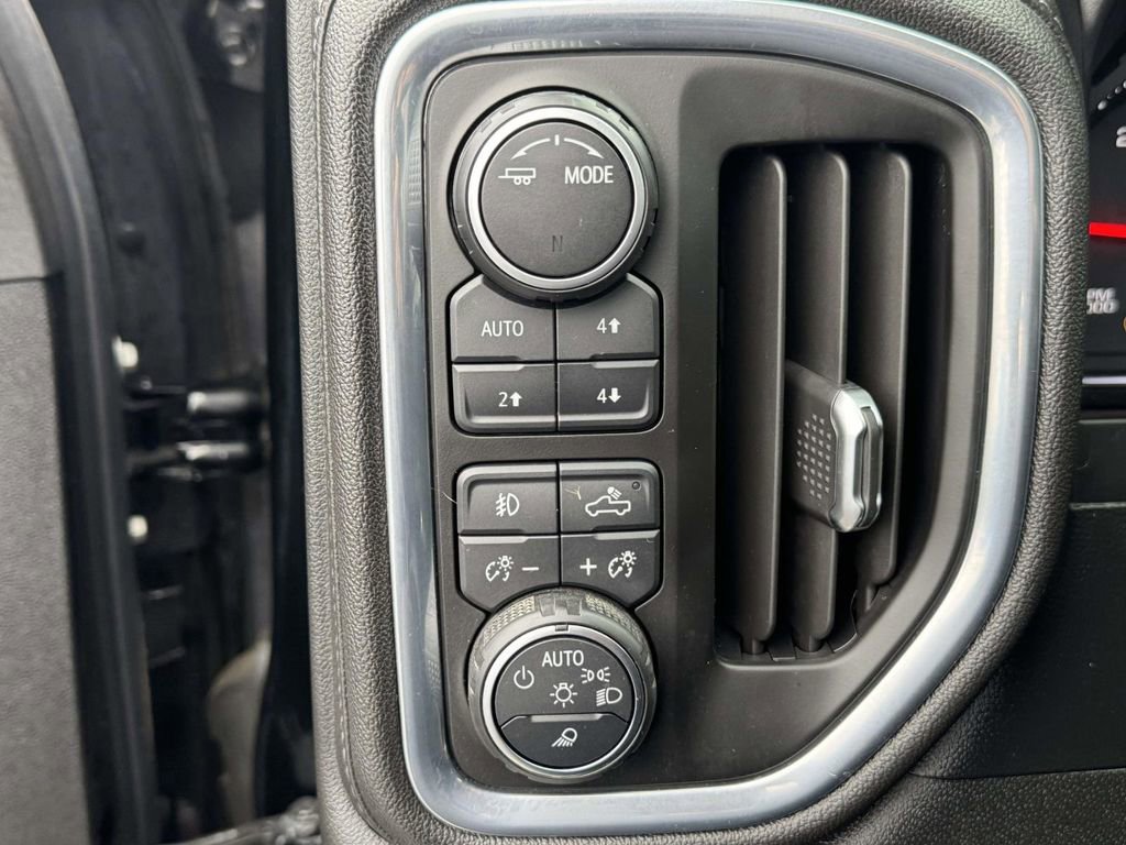 Used 2020 Chevrolet Silverado 2500 LTZ image 28