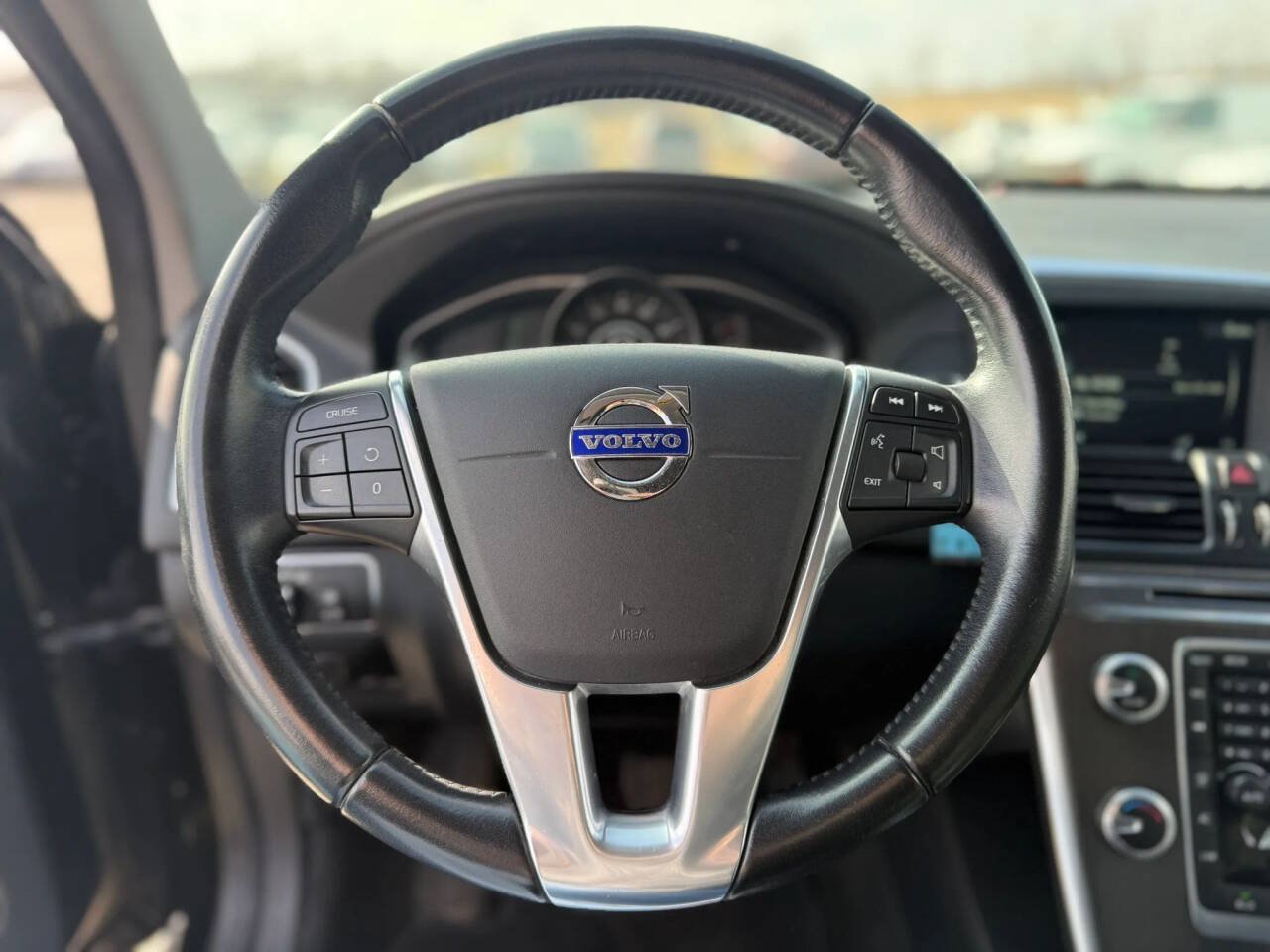 Used 2016 Volvo XC60 T5 w/ Proximity Package FWD image 27