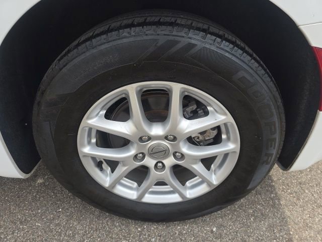 Used 2023 Chrysler Voyager LX image 39