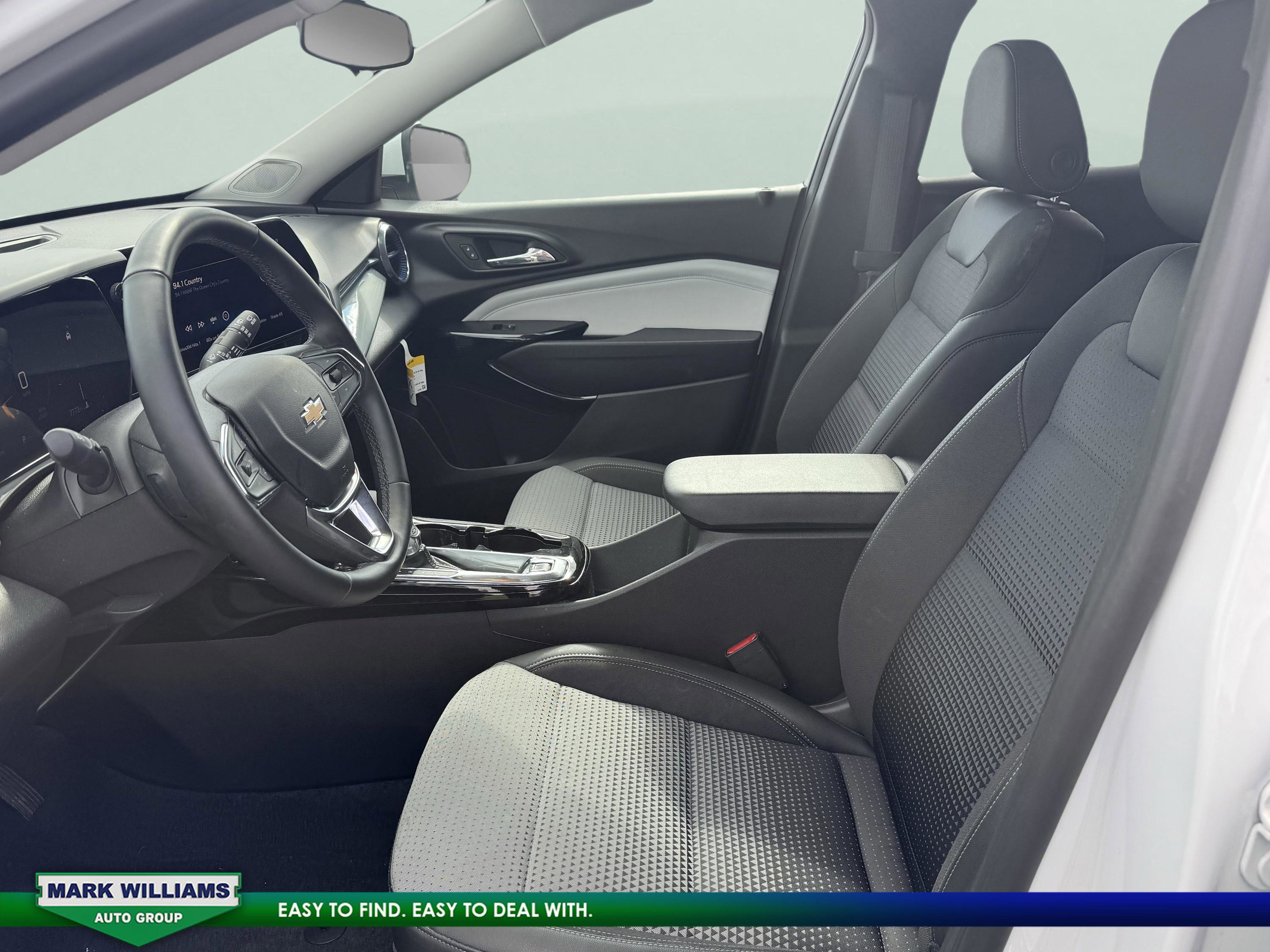 Used 2024 Chevrolet Trax LT w/ Driver Confidence Package image 9