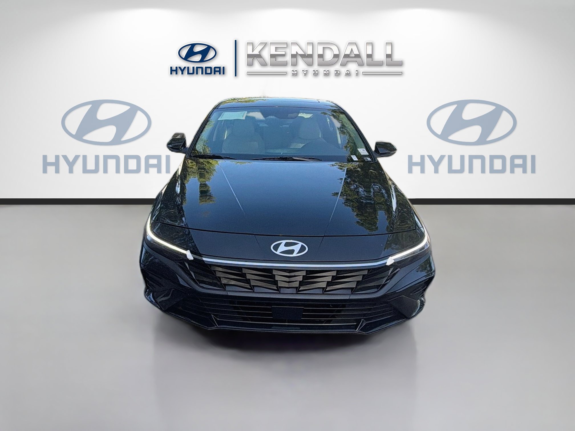New 2026 Hyundai Elantra Limited FWD image 2