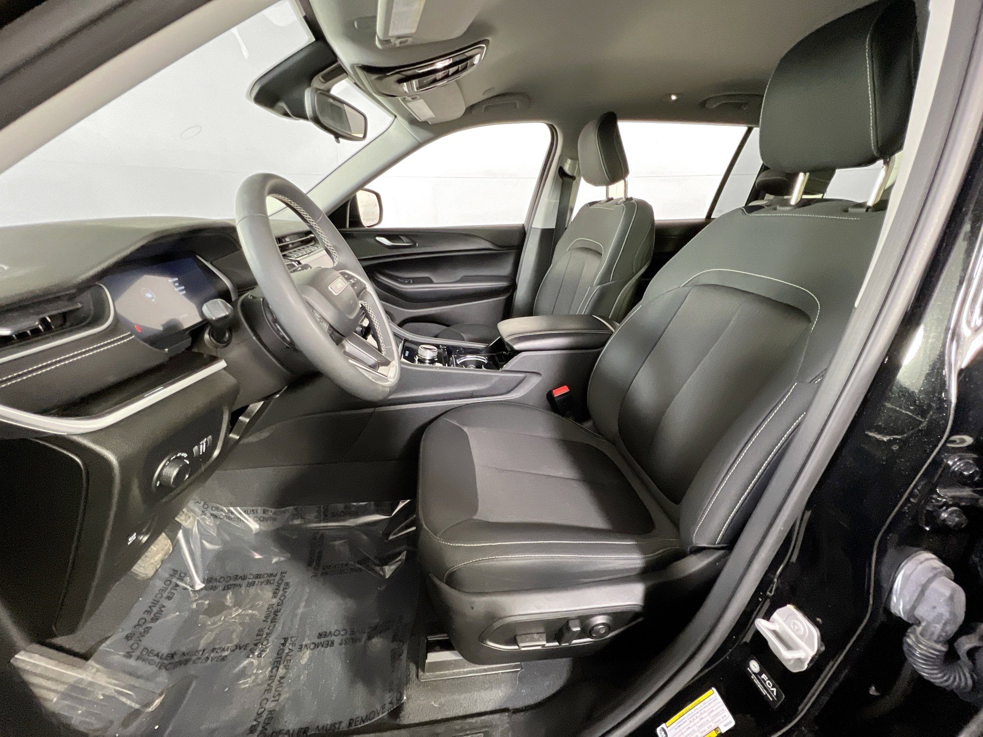 Used 2023 Jeep Grand Cherokee L Laredo AWD/4WD image 19