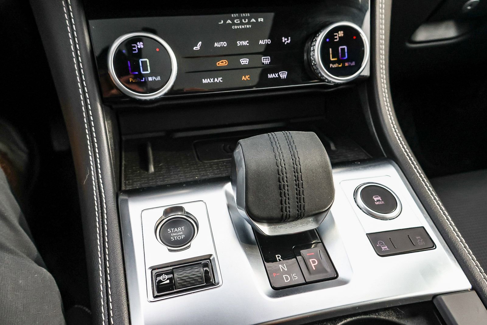 Used 2025 Jaguar F-PACE R-Dynamic S image 38