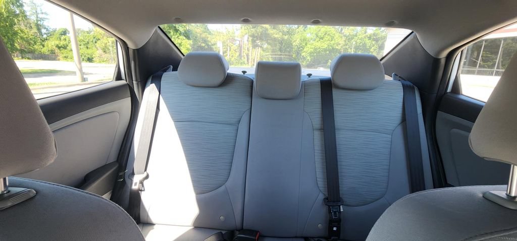 Used 2017 Hyundai Accent SE FWD image 13