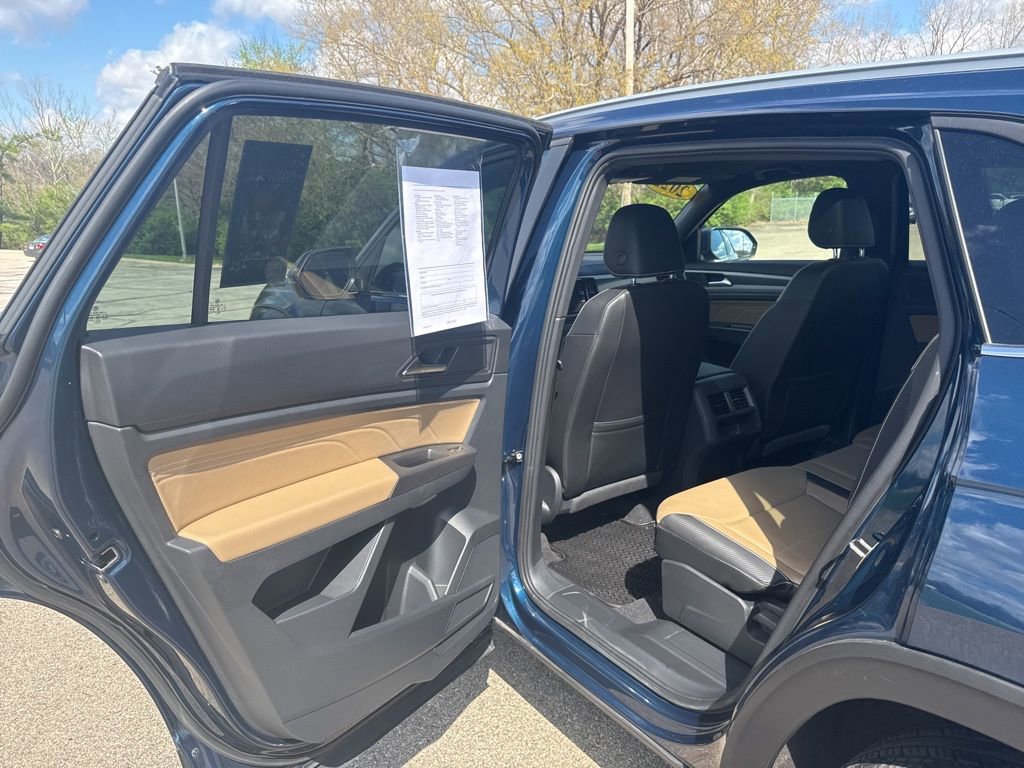 Used 2022 Volkswagen Atlas Cross Sport SE image 23