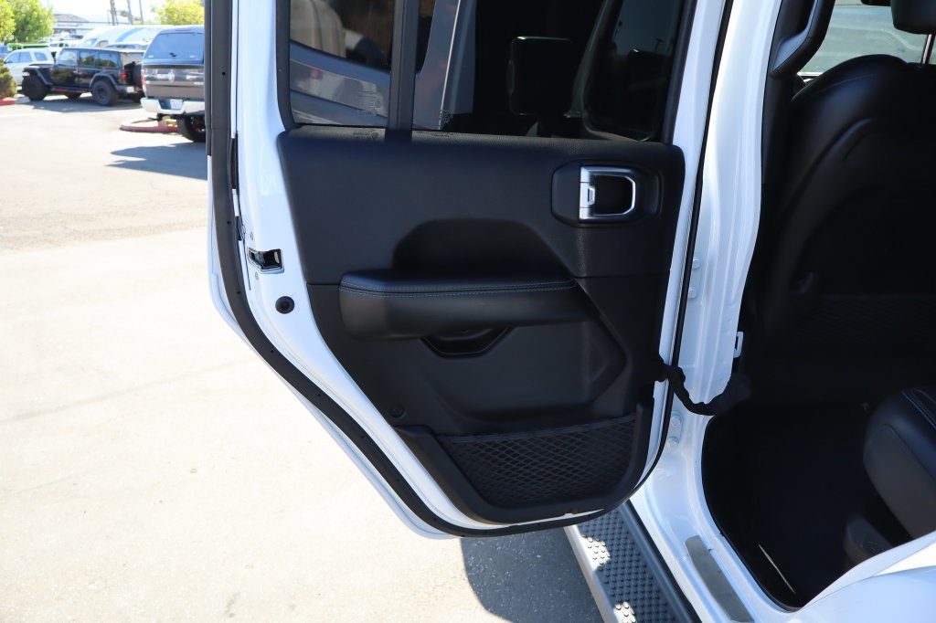 Used 2024 Jeep Wrangler High Altitude AWD/4WD image 36