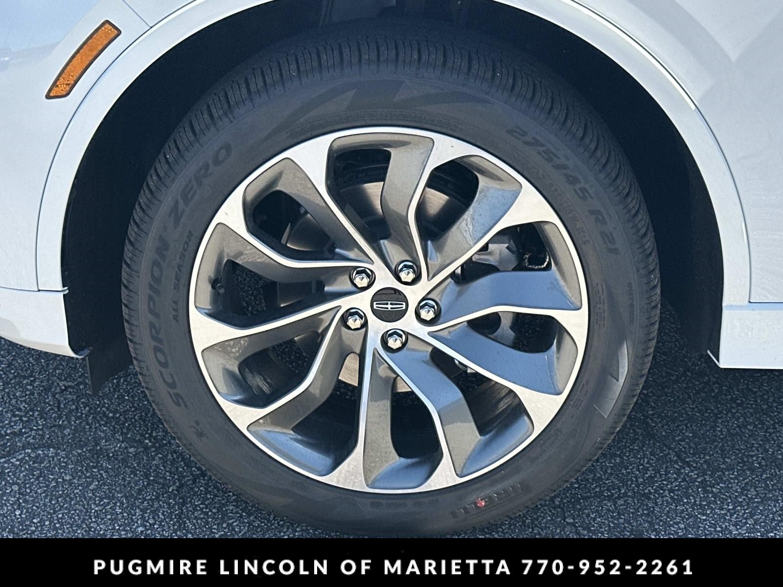 New 2026 Lincoln Aviator 2WD w/ Jet Appearance Package image 11