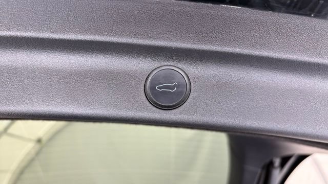 Used 2022 Tesla Model Y Performance AWD/4WD image 7