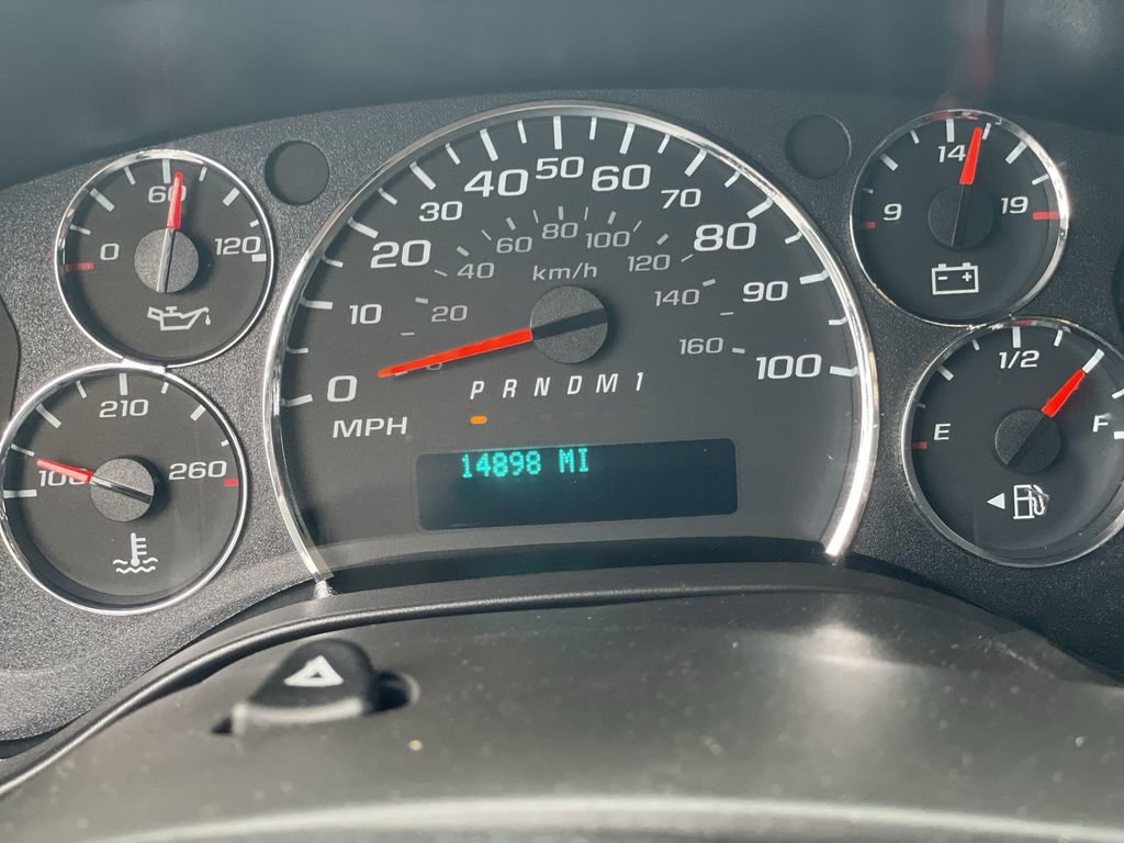 Used 2025 Chevrolet Express 2500 w/ Driver Convenience Package RWD image 12