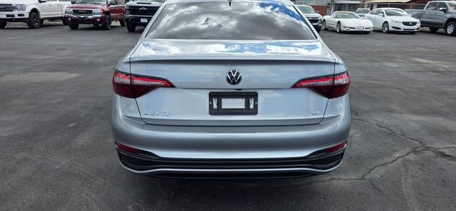 Used 2023 Volkswagen Jetta SE image 5