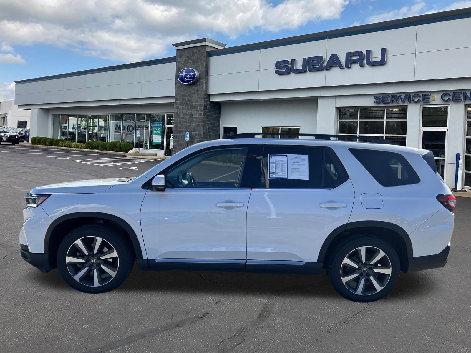 Used 2023 Honda Pilot Elite image 4