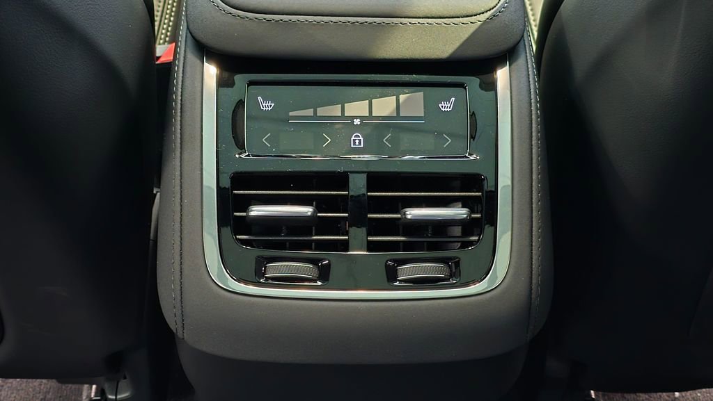 New 2026 Volvo XC90 B6 Ultra w/ Protection Package AWD/4WD image 19