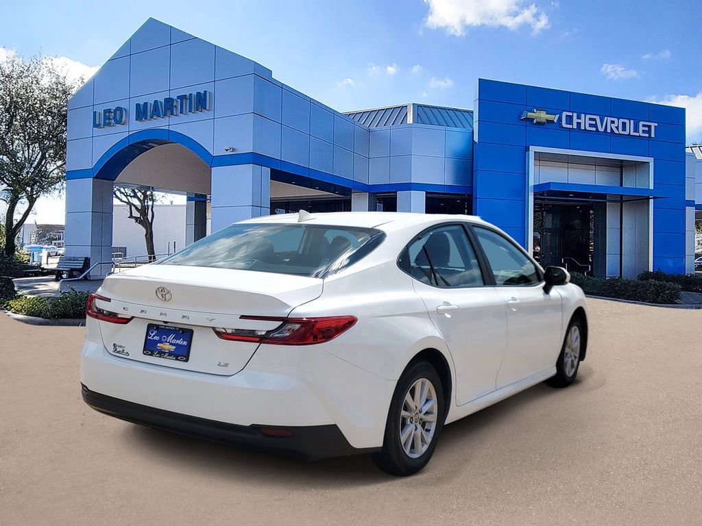 Used 2025 Toyota Camry LE FWD image 3