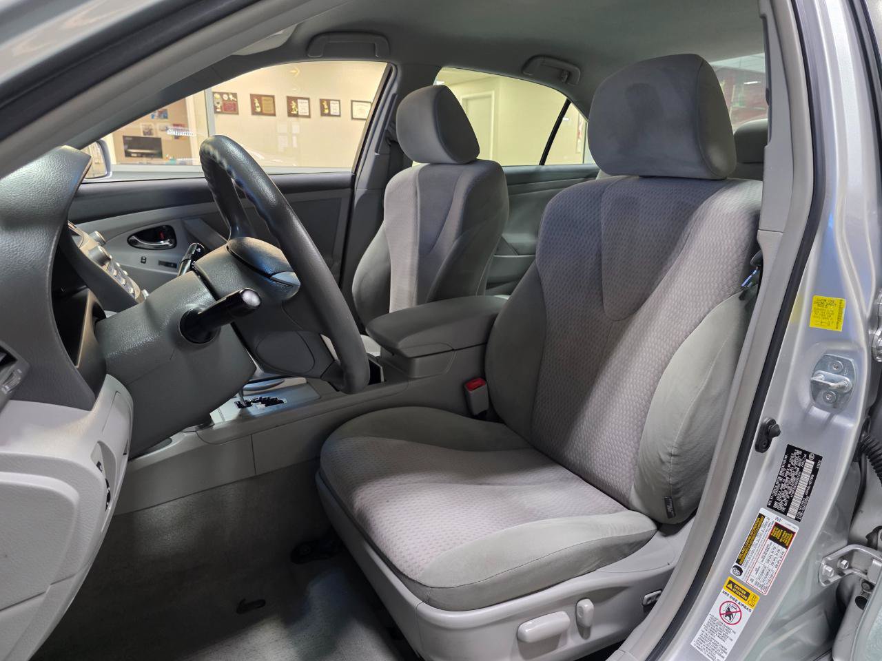 Used 2011 Toyota Camry LE FWD image 15